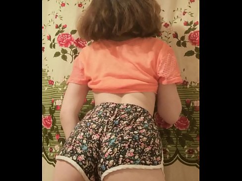 ❤️ Sexet ung babe laver en striptease ved at filme sine shorts på kamera Sluts at da.my-hentai-gallery.ru ❌️